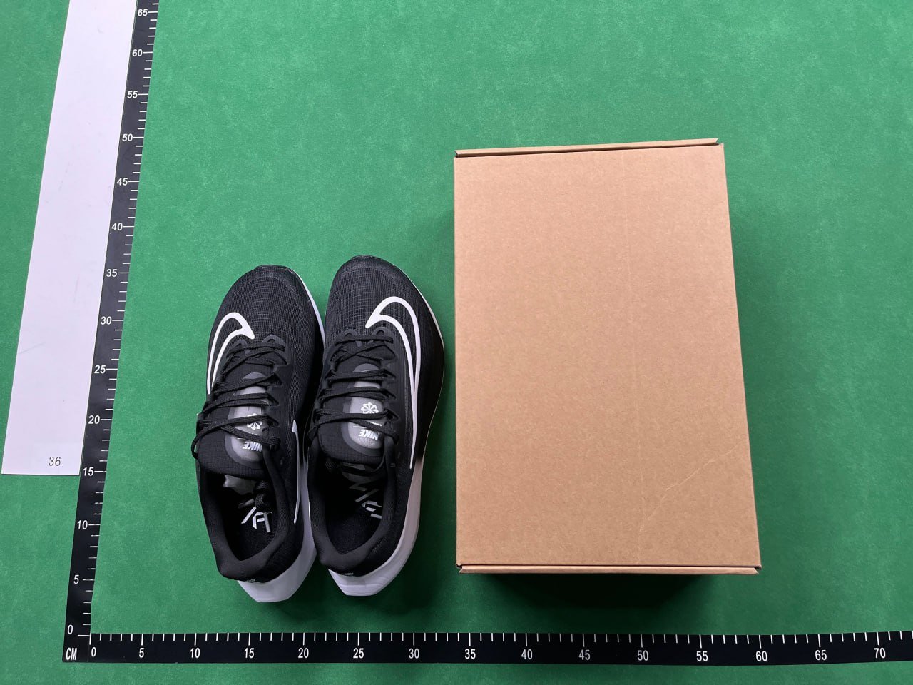 Fashionable breathable sneaker