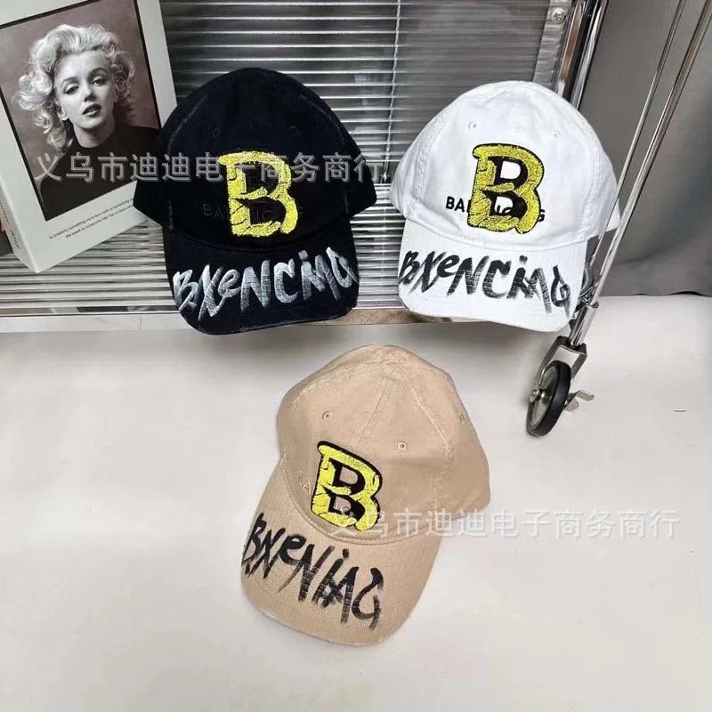 Balenciaga hat     N