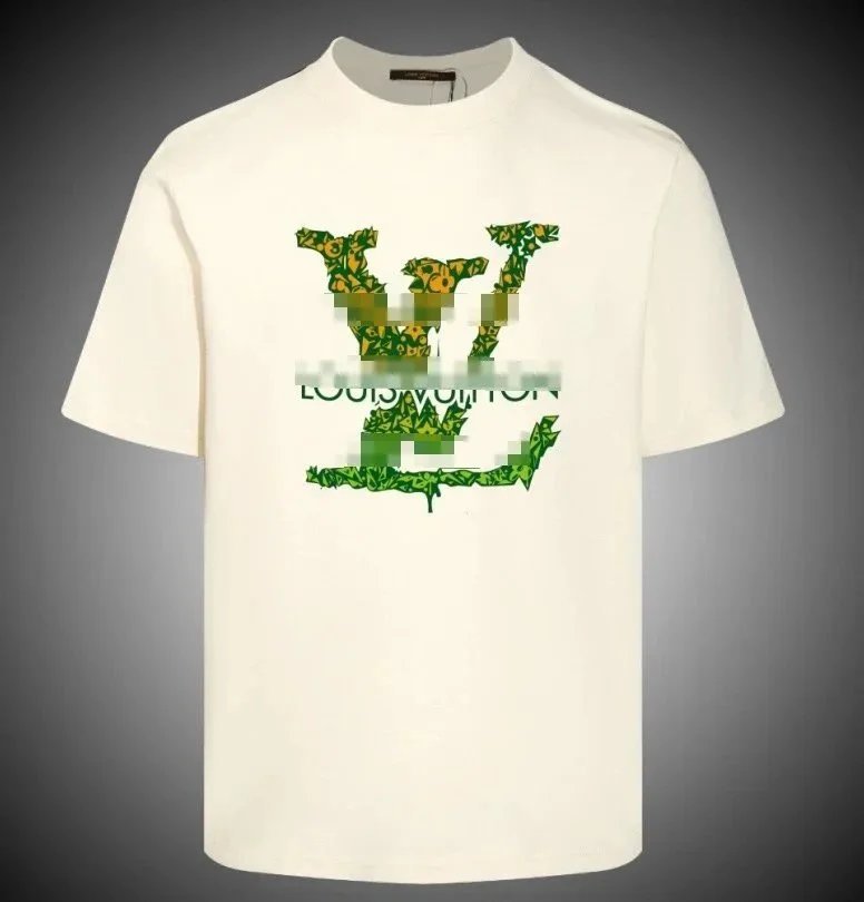 Small V casual short