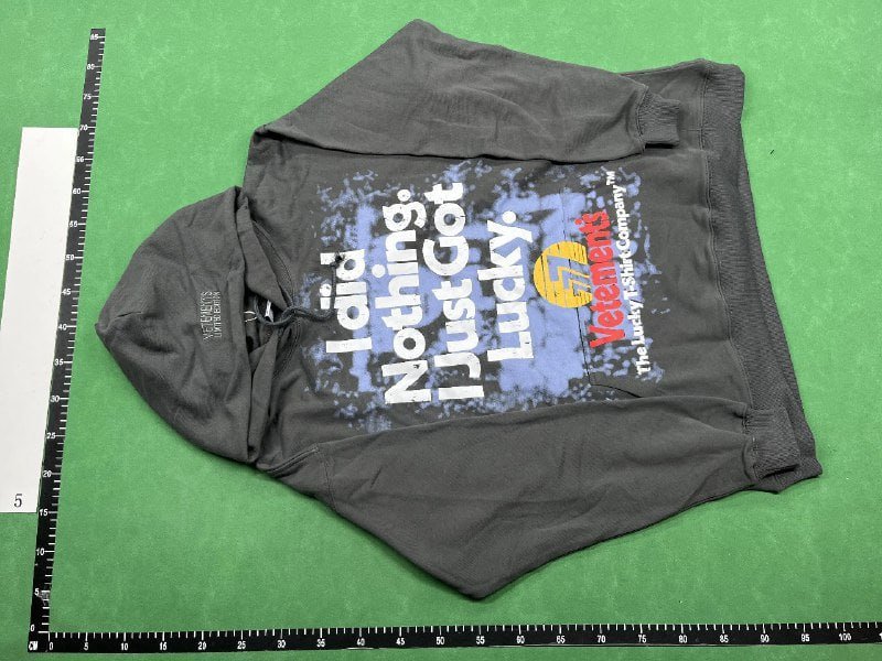Vetements hoodie  (34 CP)hoodiecnbuyvip.com
