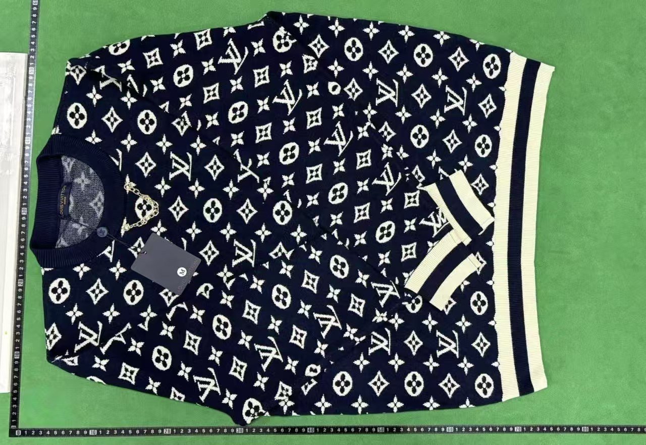 LV Louis Vuitton Sweater New fashion trend Joker sweater 002
