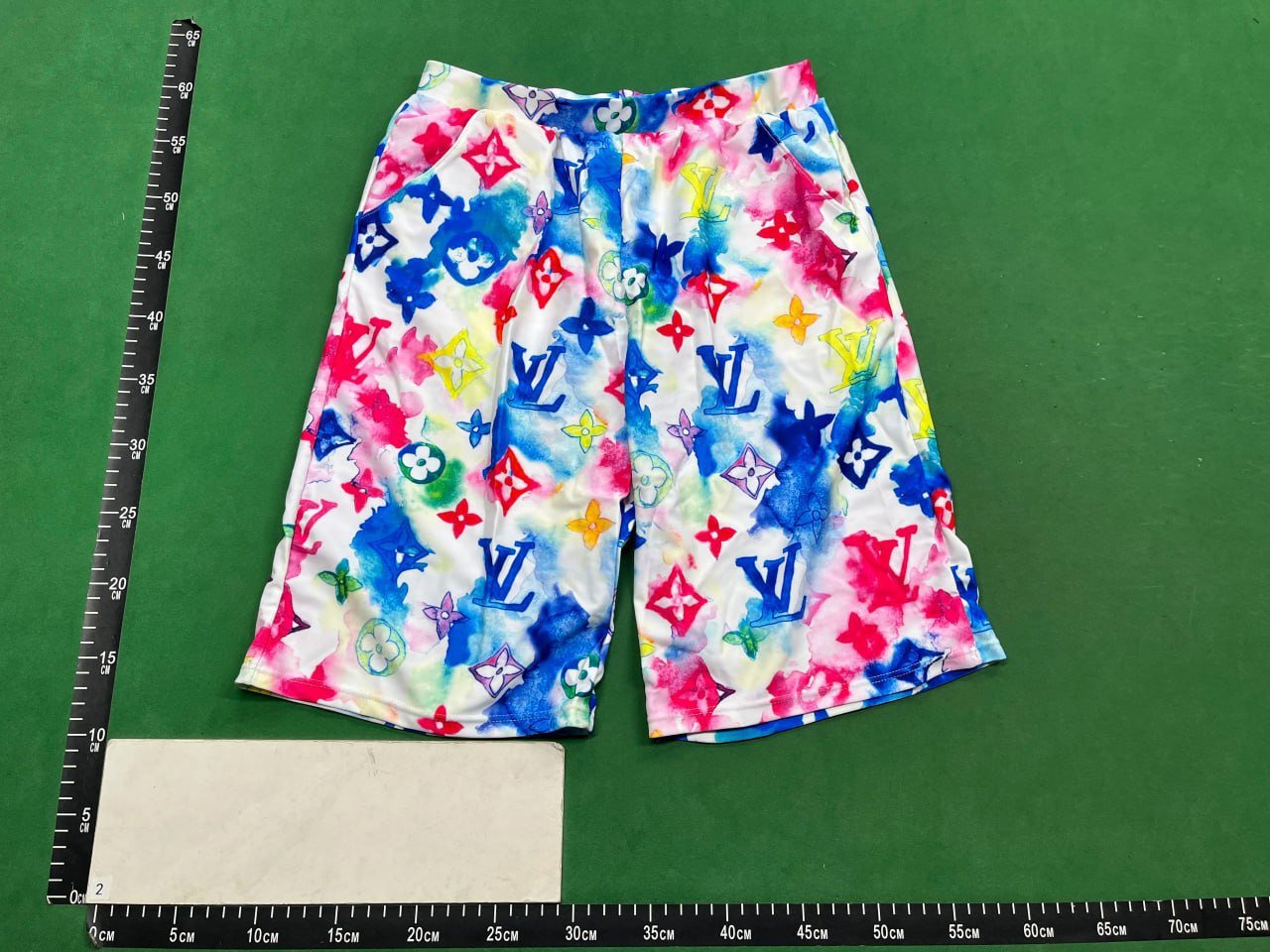 Louis Vuitton shorts  (40 CP)Classic fashion Joker shorts 021