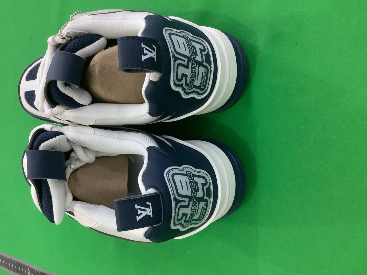 LV Louis Vuitton Trainer Shoes Sneakers  High quality classic versatile leisure sneaker   