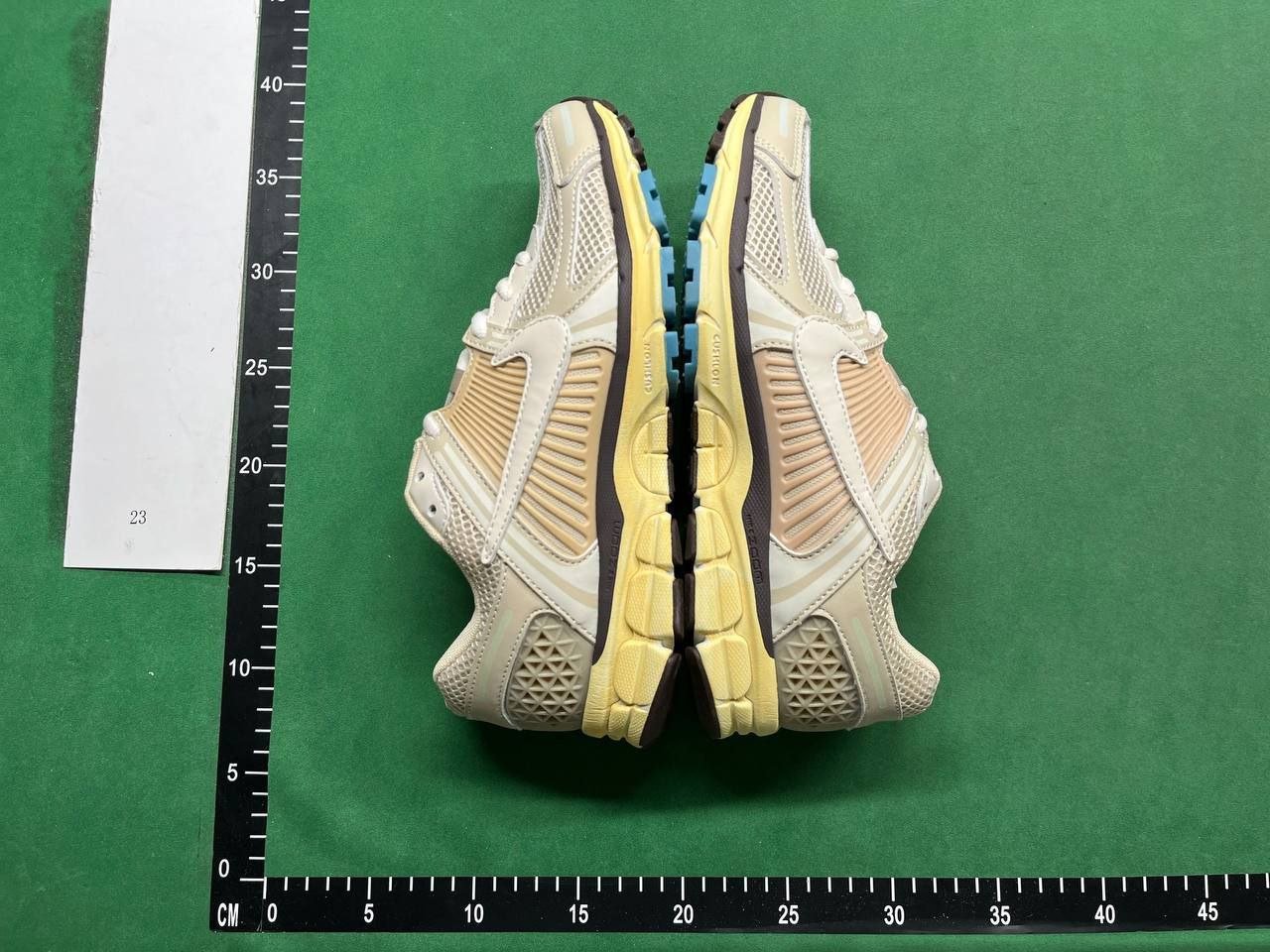 Nike Air Zoom Vomero 5 Shoes Sneakers  New fashion versatile fashion shoes 025