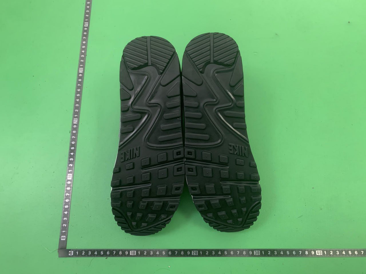 AE a1r M * x 90 sneaker