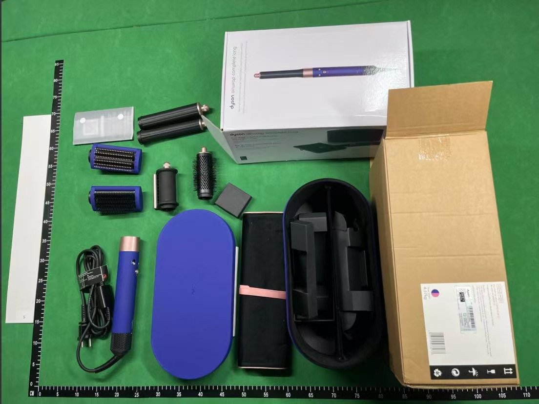 bs03 wearing s curling hair stick