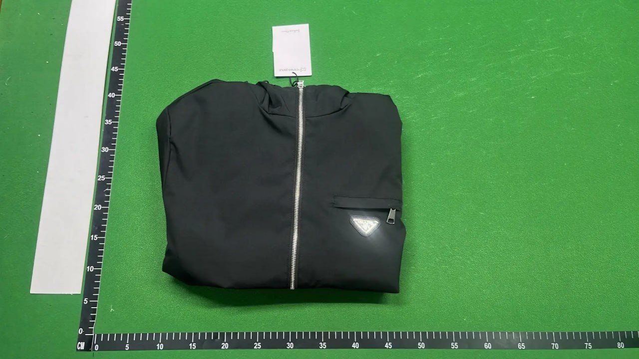 Comfortable windproof and warm jacket 04