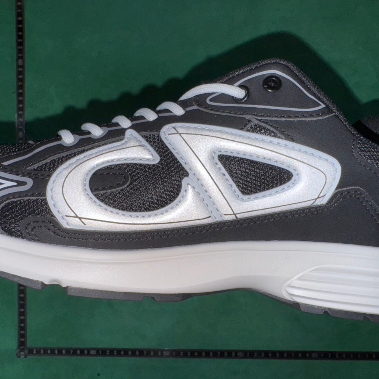 B30 polychromatic set link CY