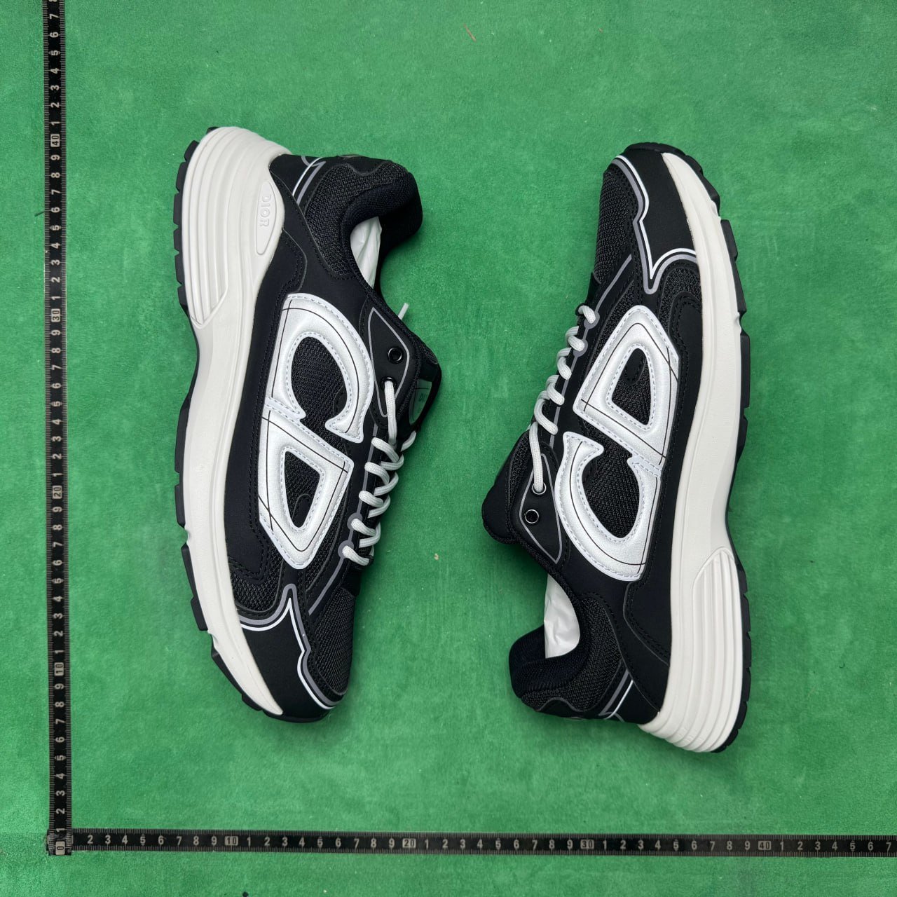 B30 polychromatic set link CY