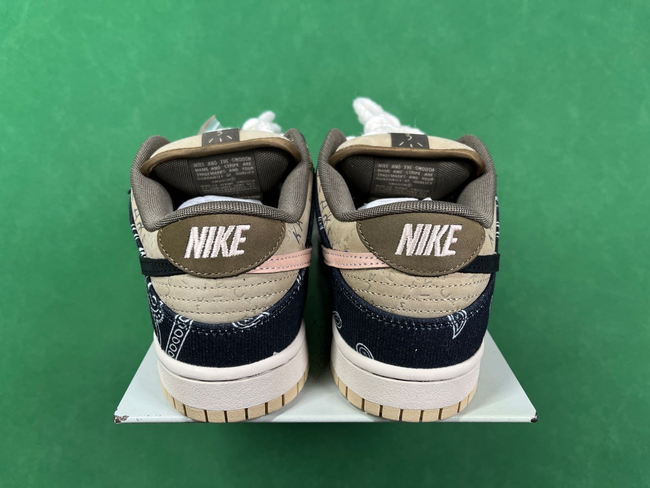 Low-cut Cashew Flower Casual Shoes