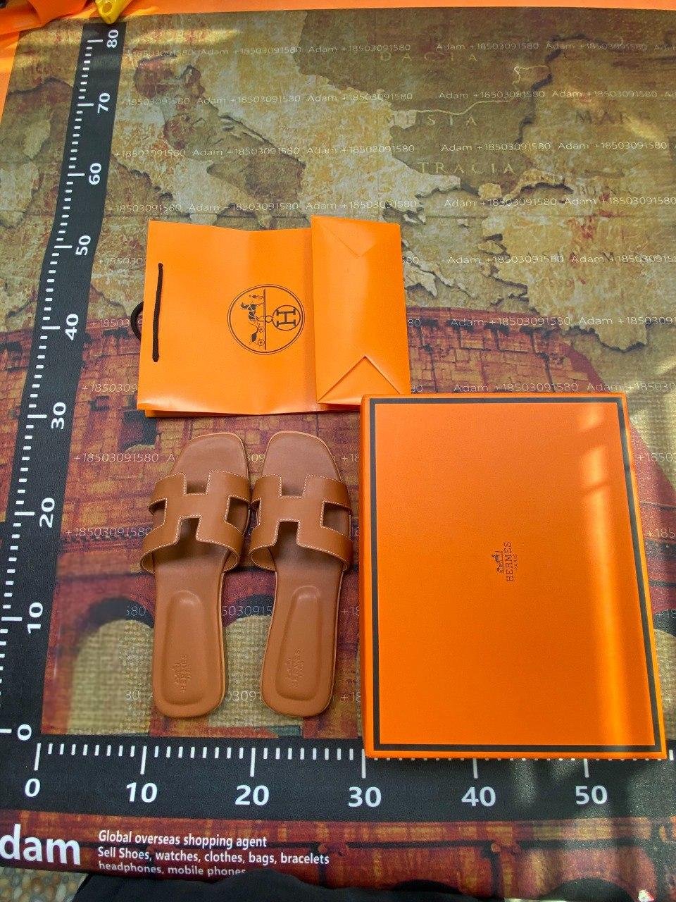 Youth trend slippers