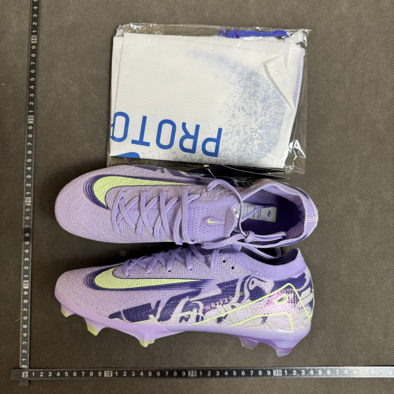 16 generation football shoes