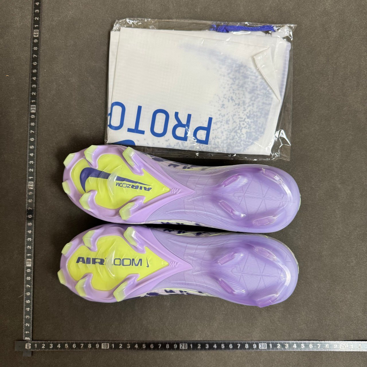 16 generation football shoes