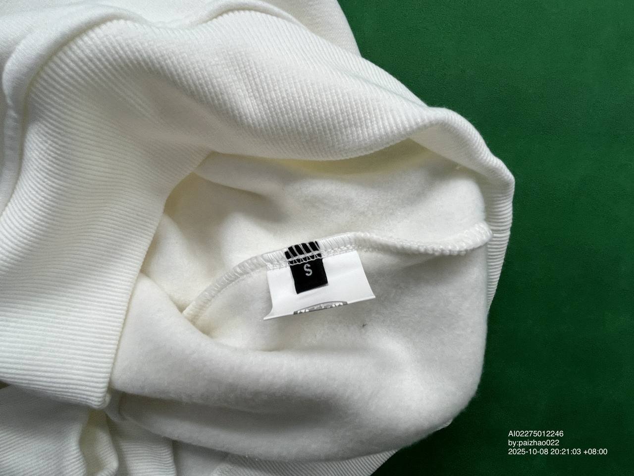 Half zipper solid color plus velvet sweater no quality problem does not support return